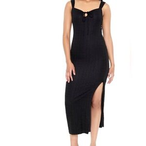 Black maxi dress with tie front detail and split hem #maxidress